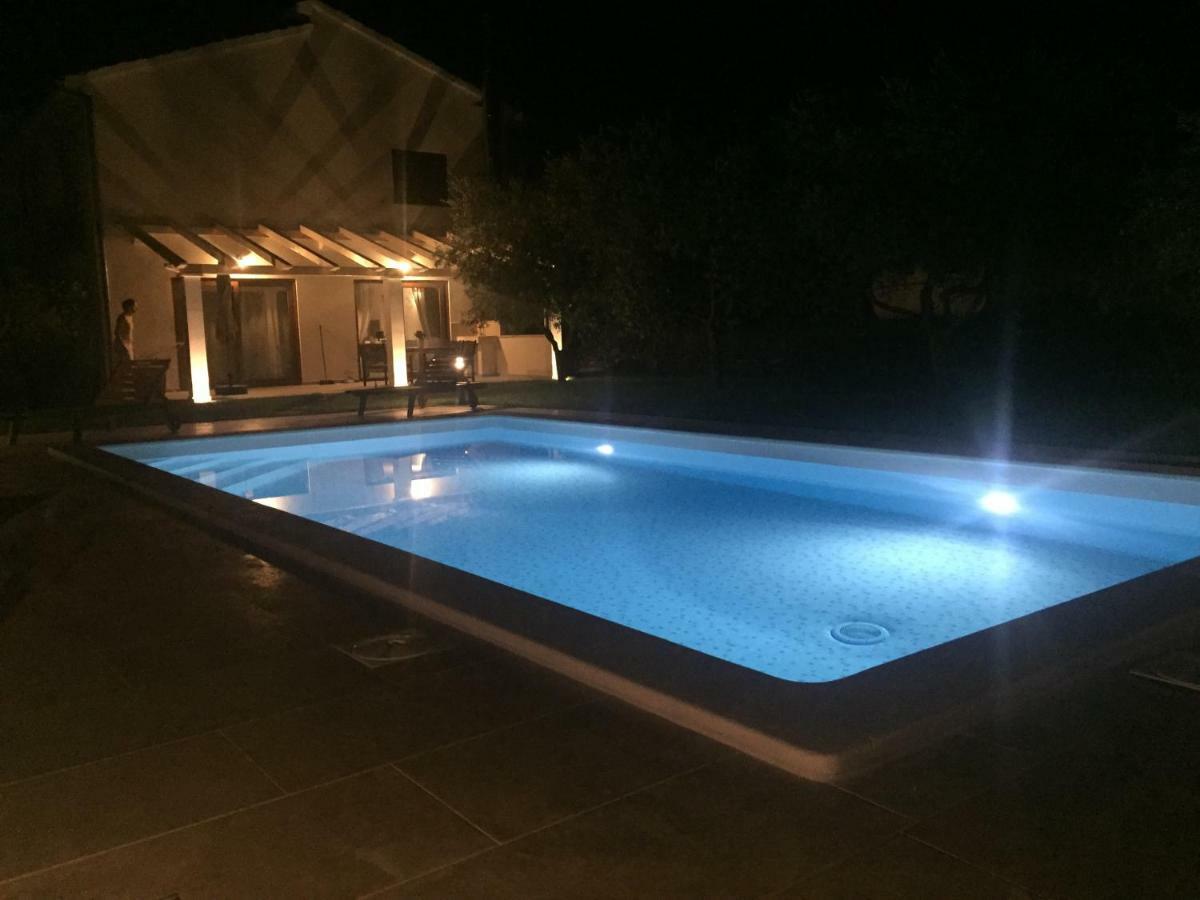 Pool Premium Apartment Vrsar Exterior photo