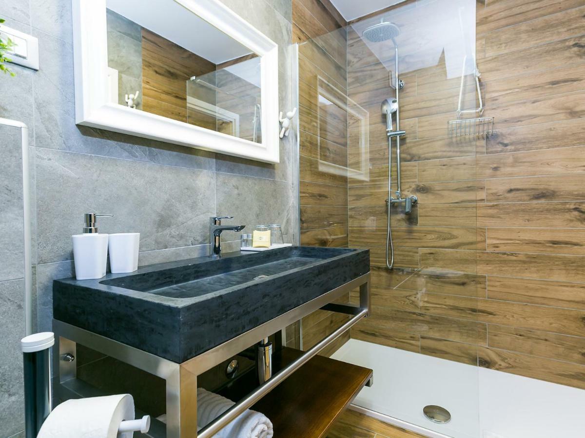 Pool Premium Apartment Vrsar Exterior photo